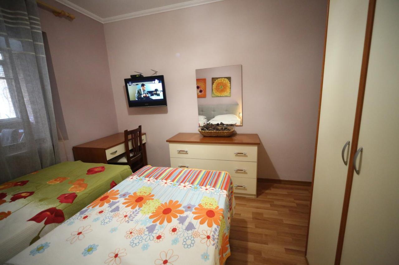Eos Lägenhet Tirana Exteriör bild